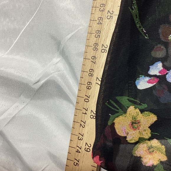 NWT Size Large Lulu's Black Floral Jumpsuit - Picture 15 of 15